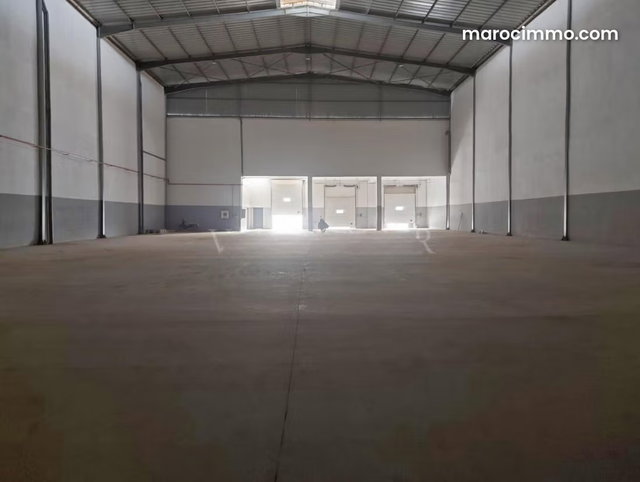 Location entrepôt de stockage 2000m2 en ZI Casablanca — 2