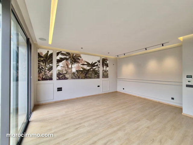 Vacant Villa with Pool in Ain Diab Centre — 3