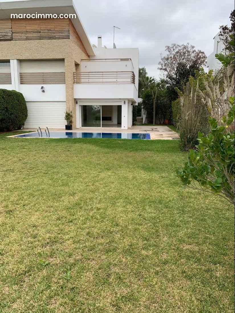 450 m² Villa with Swimming Pool and Golf Views in Bouskoura Ville Verte — Bouskoura