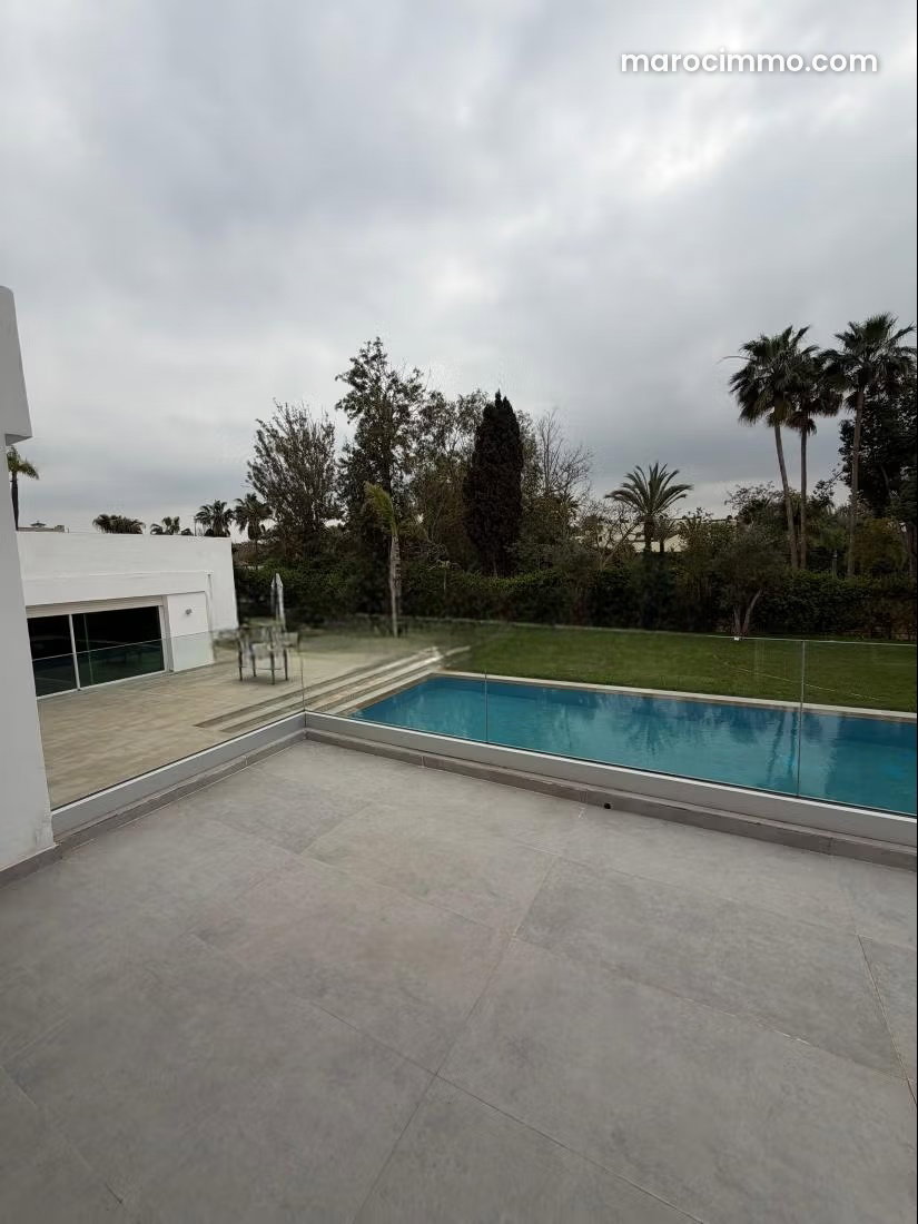 Villa haut standing à louer à Souissi, Rabat — Rabat