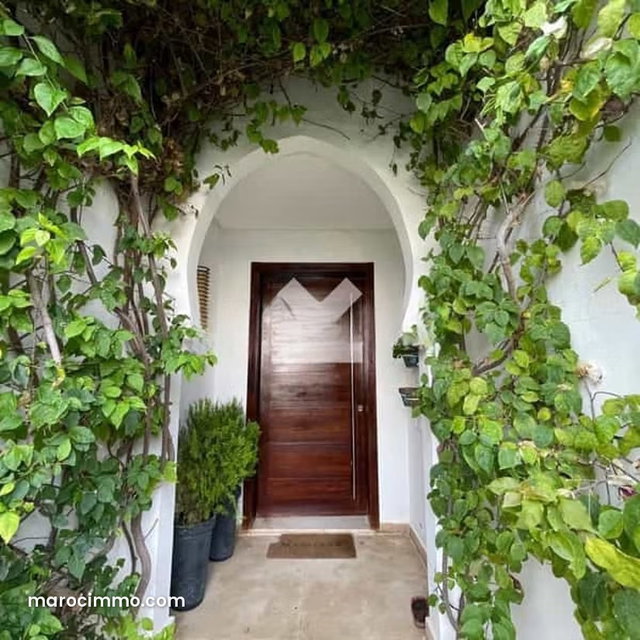 Villa à Vendre de 372.0 m² à Salé, Bouknadel Ameur — 2
