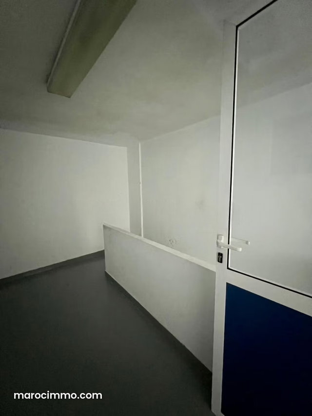 Local professionnel à louer à Quartier Lusitania — 4