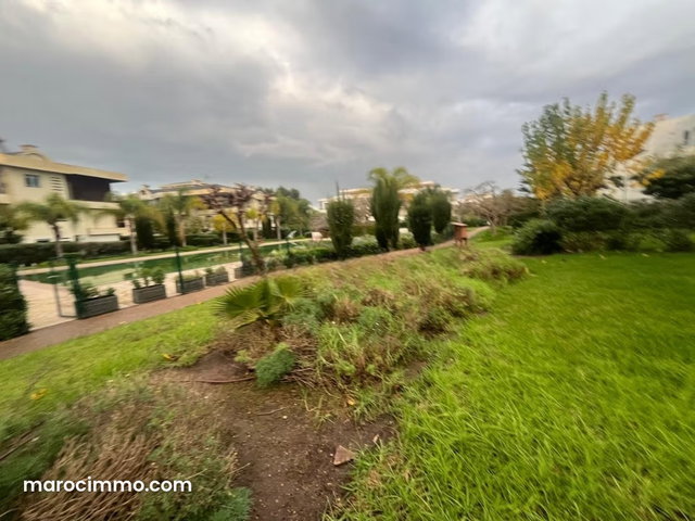 Rez de jardin à la location 2 chambres entièrement meublé Bouskoura — 2
