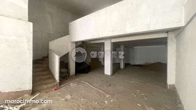 Commerce à vendre 125 m² Zone Industrielle Dar Bouazza — Dar Bouazza