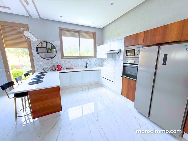 Vente, Villa 4 Suites Meublée, Piscine, Rte casa — 4