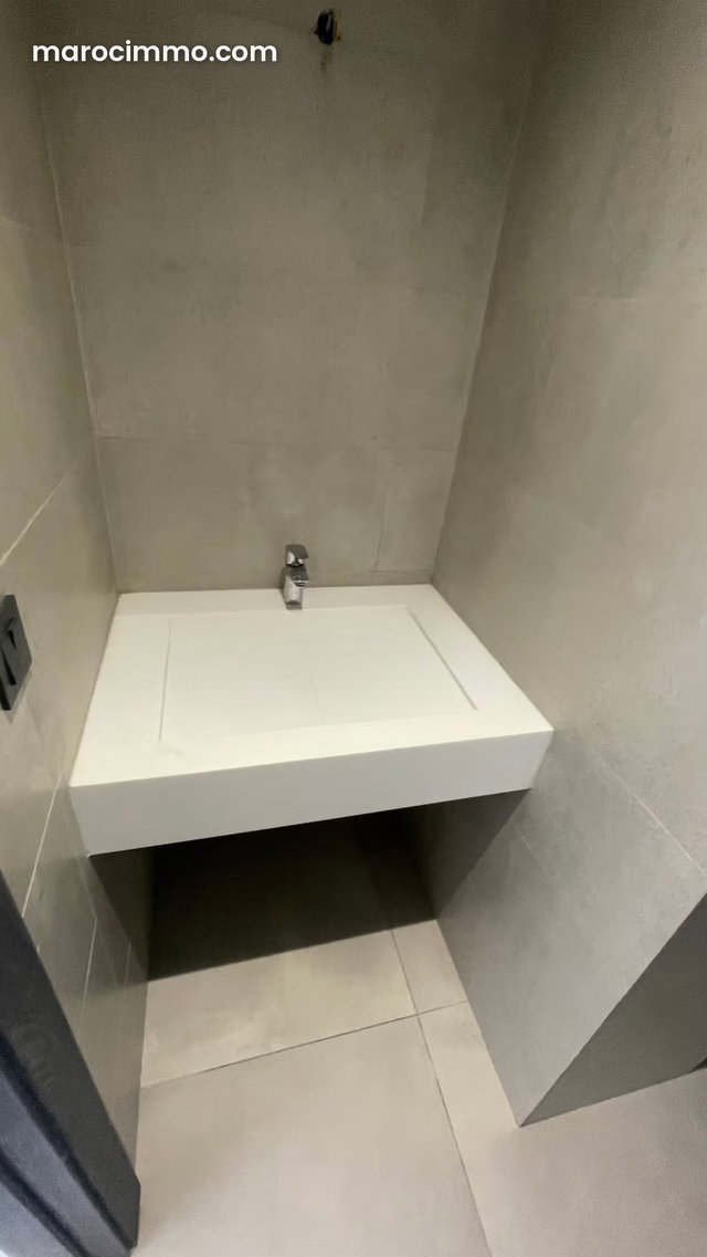 Vend bureaux à Agdal. Superficie 147 m². Ascenseur et garage — 5