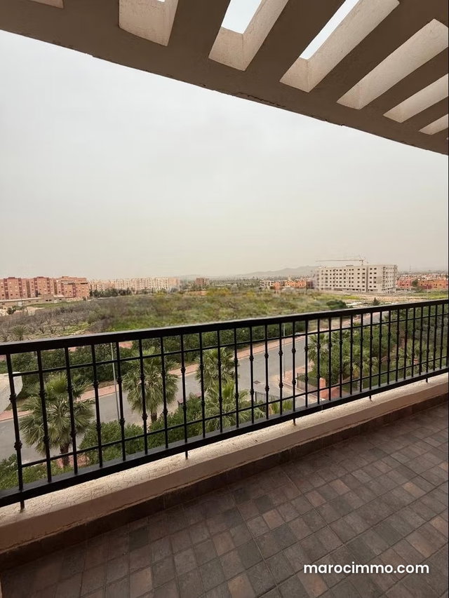 Vend appartement à Route Casablanca. 3 chambres agréables — 3