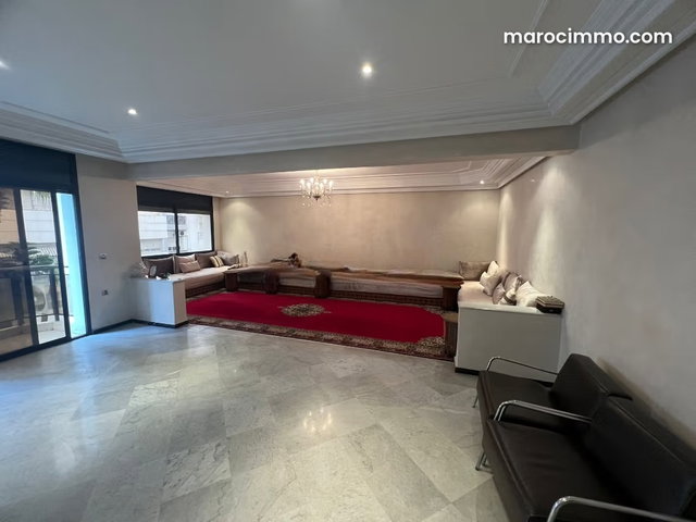 A Louer magnifique meublé 178m² 3 chambres 2 Mars — 4