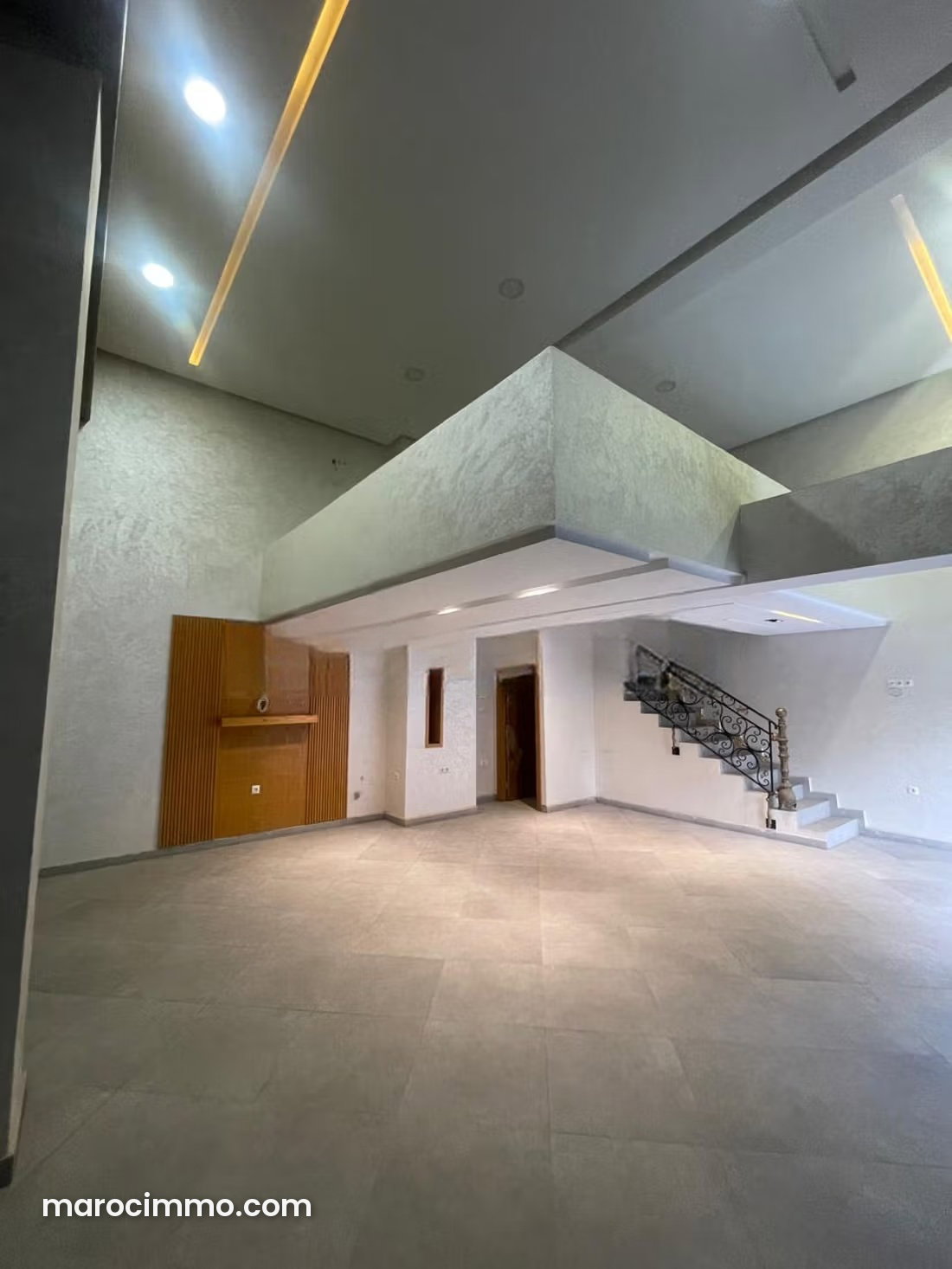 New 75 sqm Commercial Premises with Mezzanine, Les Princesses, Casablanca — Casablanca