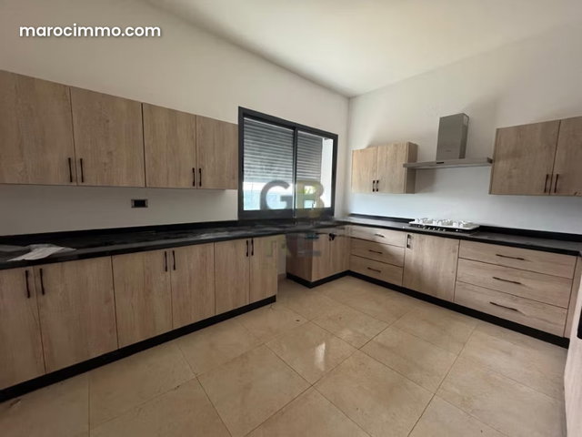 Magnificent Villa in El Menzeh with Private Pool in a Closed-Residence for Rent — 3