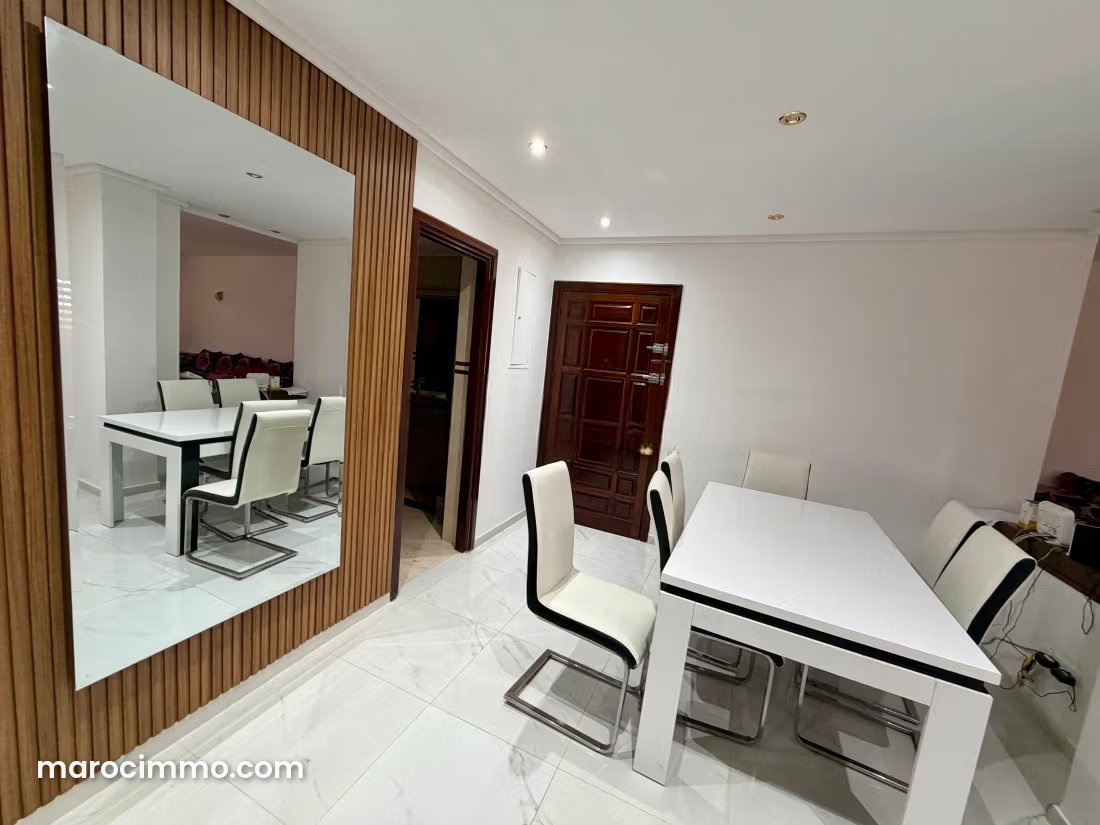 Appartement meublé 266 m², 3 chambres, jardin et terrasse à Riyad — Rabat