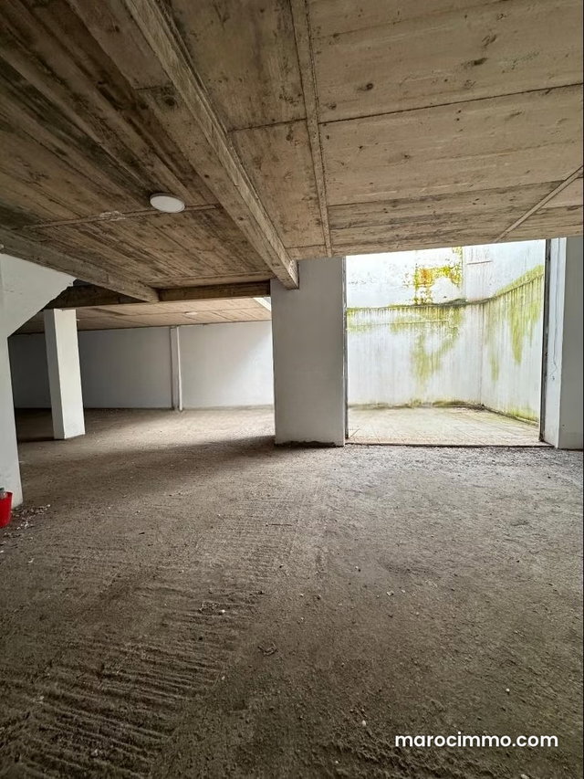 Local commercial à vendre au quartier Les Iris — 3