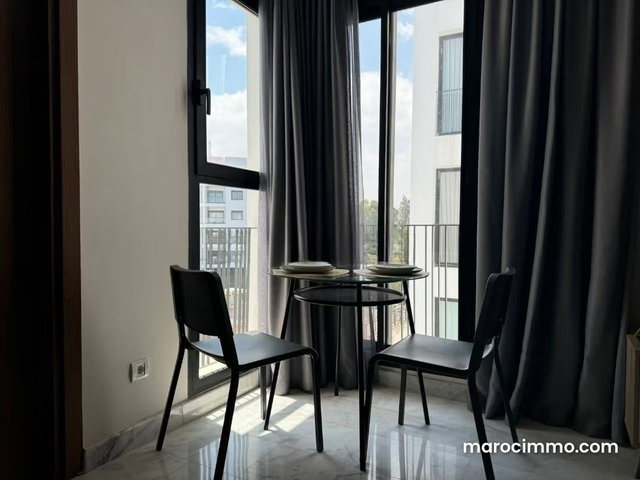 Appartement en location à Oasis. 1 belle chambre. Meublé — 2