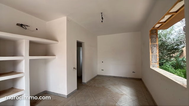 Vente villa route fes km 16 VNA — 5