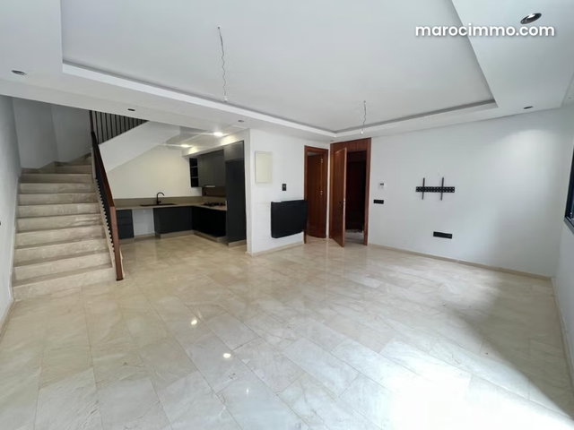 Duplex à louer à Bouskoura On Hill — 4