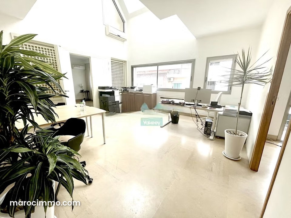 Superbe bureau en duplex à 100 m de massira