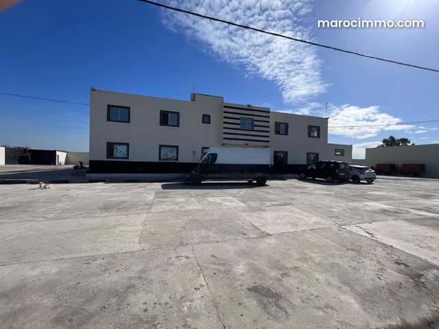 Local commercial à louer à Had Soualem. Surface de 8000 m² — 4
