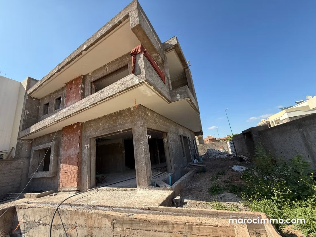 فيلا فاخرة للبيع بحي أكدال في مراكش — مراكش