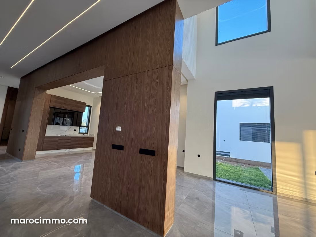 Exceptional Villa in Souissi, Rabat: 750 m² Set in Landscaped Grounds — Rabat