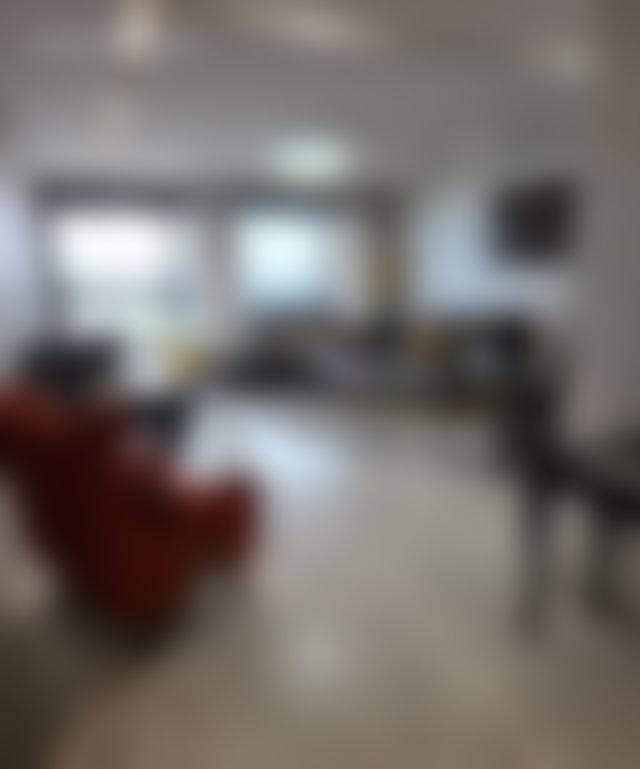 شقة مفروشة بشرفة فسيحة للإيجار بحي الرياض الرباط — 2