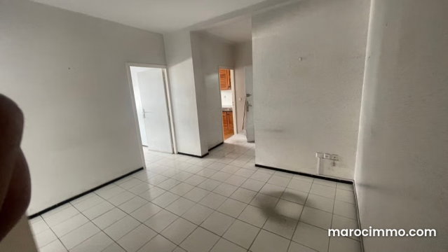 Beaux bureaux à louer à Agdal. Surface totale 90 m². Double vitrage et porte blindée — 3