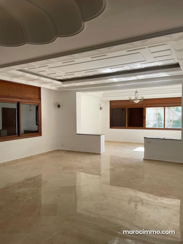 Villa d’Exception à Louer – Bourgogne Ouest — Casablanca