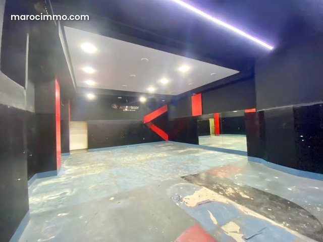 Commercial Property 158m in Princesses — 3