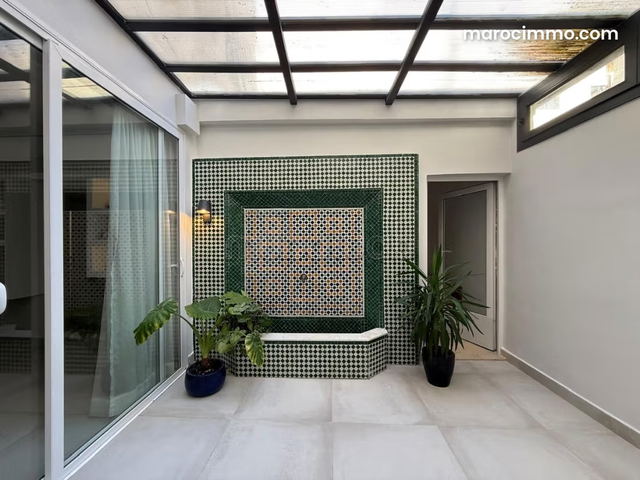 The modern racine — Casablanca