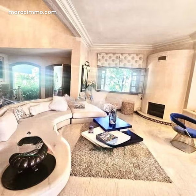 Villa à Vendre de 488.0 m² à Casablanca, Ain Diab — 2