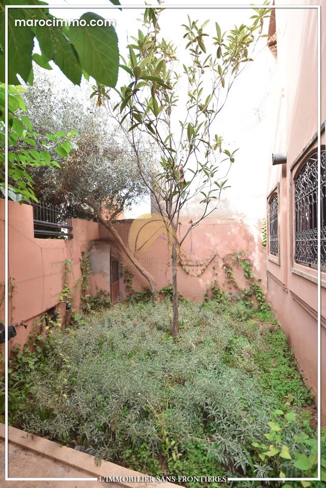 Villa meublée à louer à Afaq — 2 jardins privés — 144 m² — 3