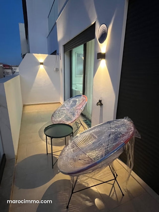 Bel appartement à vendre à Bourgogne Ouest. 1 belle chambre. Salon typique marocain, résidence sécurisée — 4