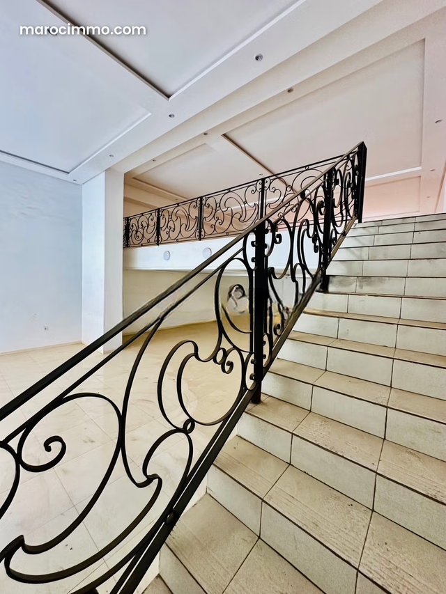 Commercial Property for Rent in Ain Mezouar. 149 m² Surface. — 3