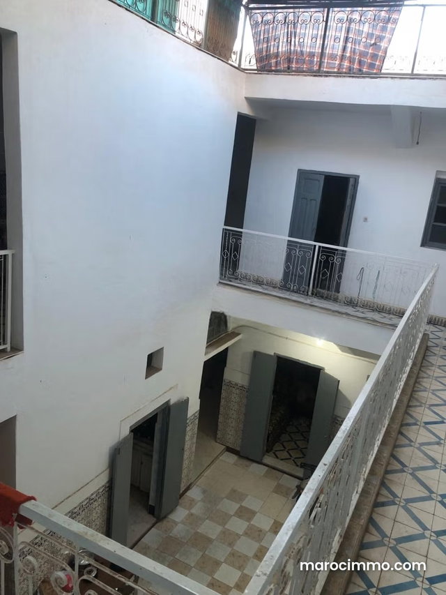 Riad à vendre à Michouar. 6 chambres. Salon avec décoration marocaine — 3