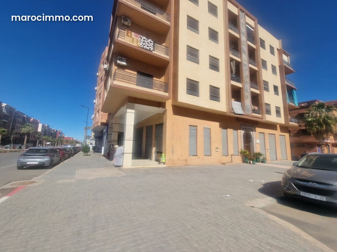 519 m² Commercial Premises, Three Street Frontages, Sanaoubar, Marrakech — Marrakesh