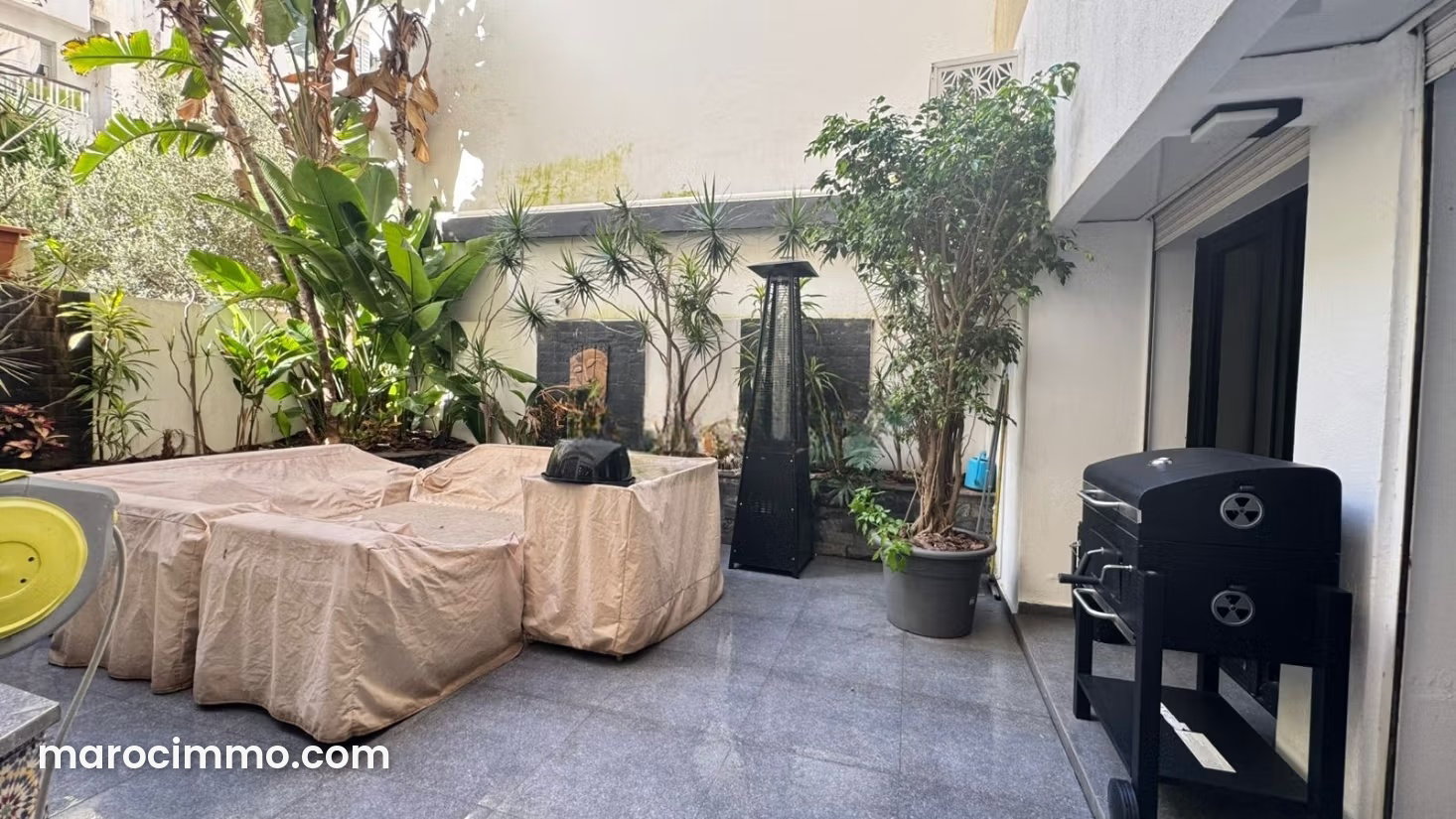 Apartment with Terrace for Sale in Maarif, Casablanca — Casablanca