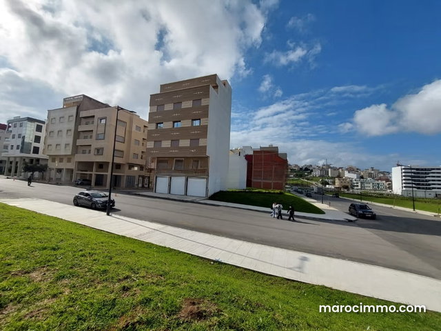 Immeuble R4 idéal pour investissement locatif à T — 2