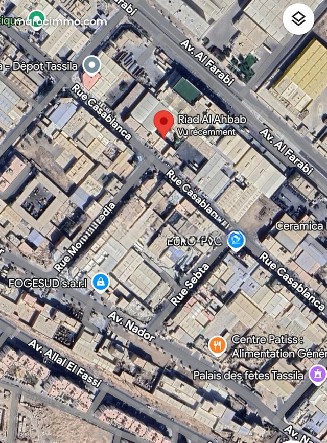 Dépôt 2000m2 à ZI Tassila — 2
