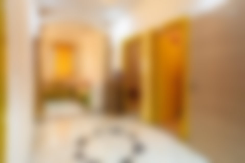 منزل بثلاثة طوابق مع شرفة للبيع في حي بوابات مراكش