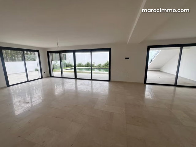 Villa neuve à louer à Bouskoura — 2