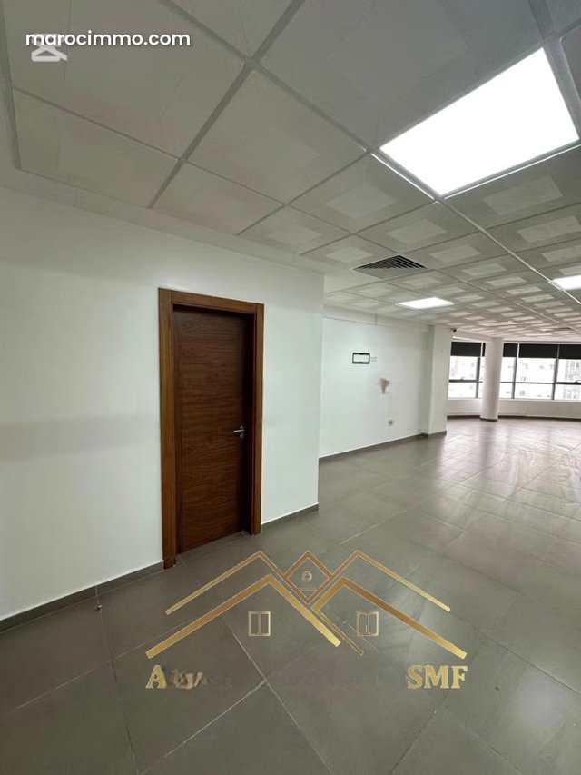 Office Space for Rent in Av Mokawama — 3