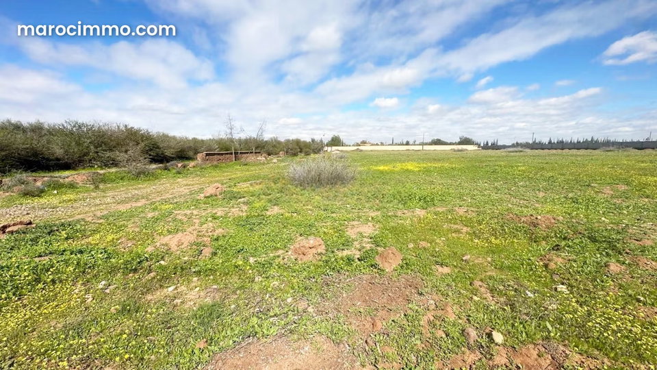 Terrain titré à vendre – Route de l’Ourika KM12