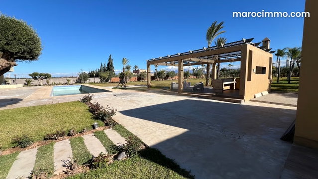 À Vendre villa de Prestige sur 2 Hectares — 4