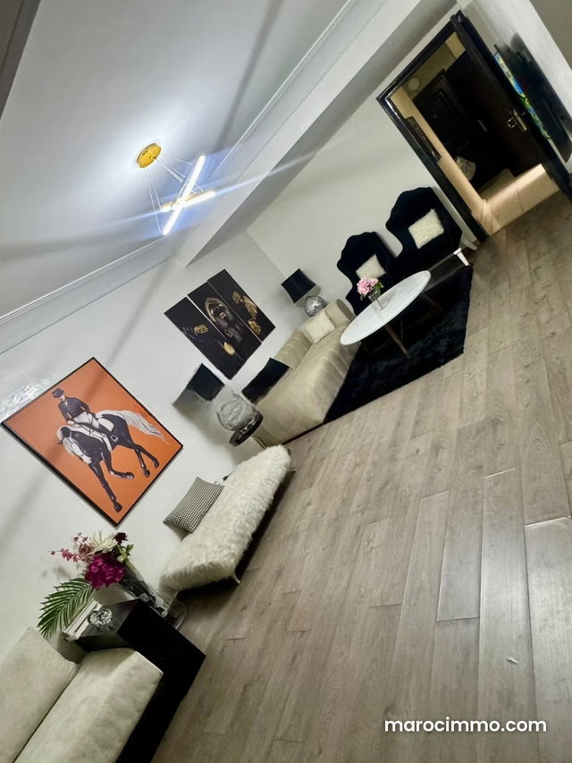 Appartement à vendre à Roches Noires. 2 chambres agréables. Ascenseur — 2