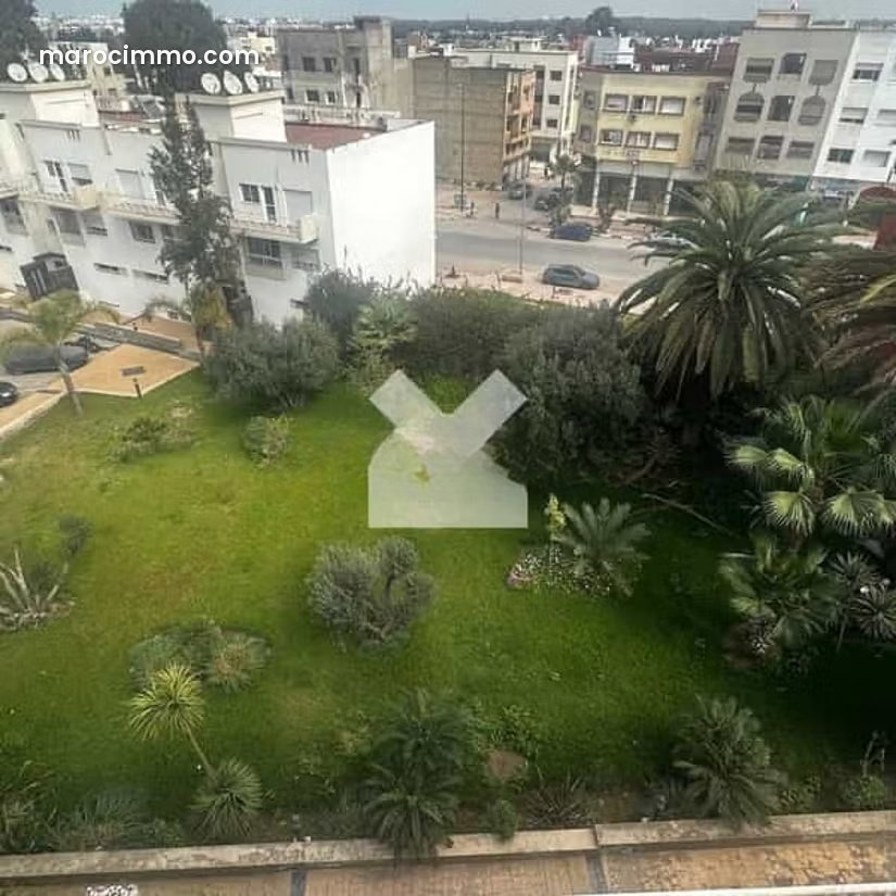 شقة مشرقة للبيع بوسط بوسكورة في الطابق الأخير — بوسكورة