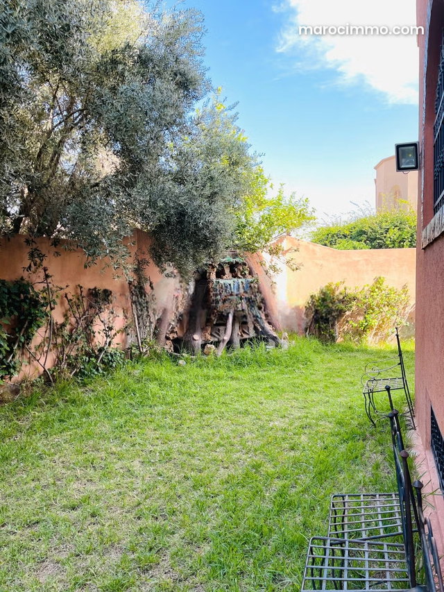 Villa à vendre de 500 m² habitables – 3 façades — 3