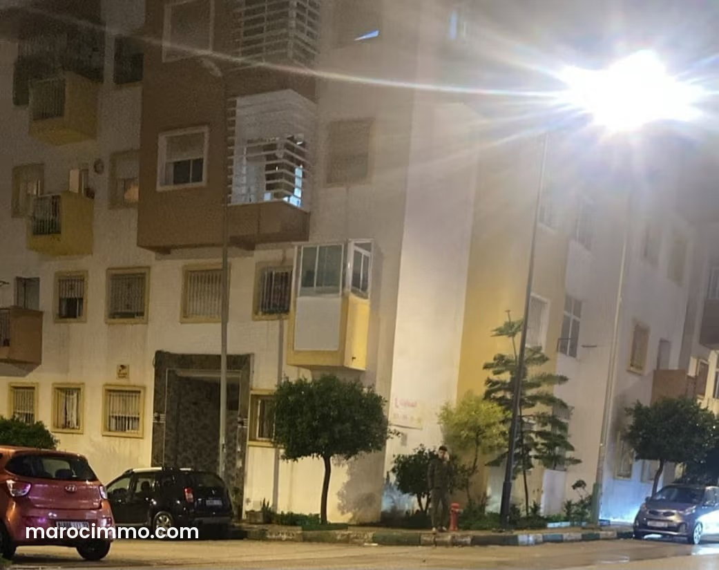 Local commercial avec pas de porte à Mesnana Tanger — Tanger