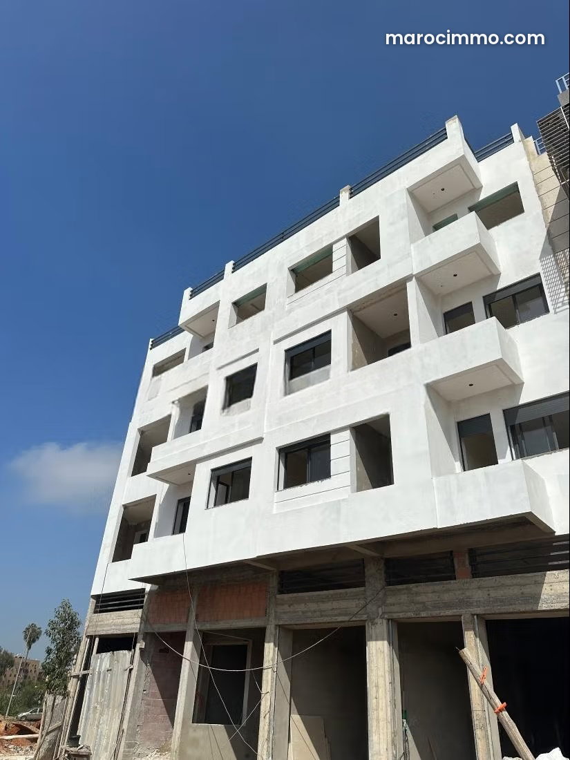 Local commercial neuf 426 m², Sala El Jadida, Salé — Salé