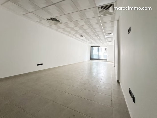 Bureaux en location à Casablanca Finance City. Surface de 62 m². Avec ascenseur et terrasse — 3
