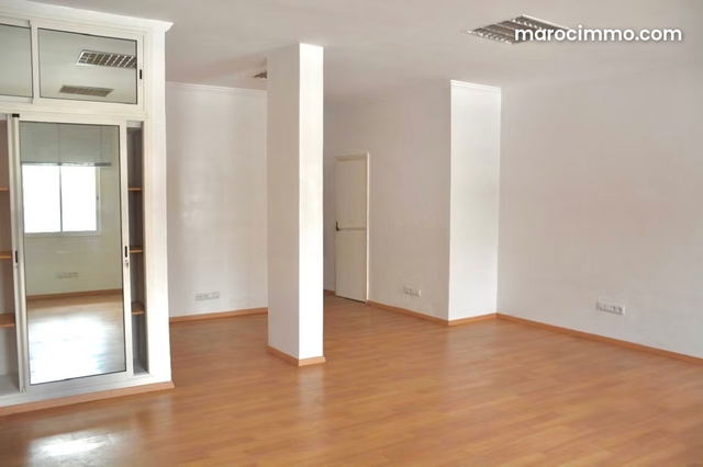 Bureaux à louer à Agdal. Surface totale 60 m². Conciergerie à disposition — Rabat