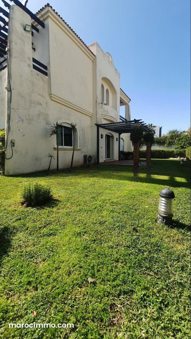 Très joli villa à louer à Ain Diab — 2